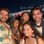 Giaa Manek Instagram - The art of being happy lies on the power of finding happiness in ordinary things .Life doesn’t force us to be the best,it only asks that we should try . . . #tuesday #throwbacktuesday #thelilflea