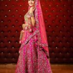 Giaa Manek Instagram - Colour me PINK 💓. . . . 💄MUA, HAIR & STYLING :- @nehaadhvikmahajan . . 👗OUTFIT :- @neerusindia . . 💍Jewelery:- @anmoljewellers @sanzanyjewels . . 📸Photography:- @rangresapictures . . Location Courtesy:- @goldenleafbanquet .