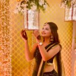 Giaa Manek Instagram - From ignorance to awarenesss .. From darkness to light .. My wish on this holy month,your heart and home be filled with all the blessings of Almighty. Happy Ramadan 💫. #ramadan #ramadankareem