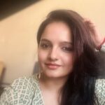 Giaa Manek Instagram - 😆🤪🤓