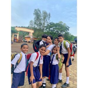 Giaa Manek Instagram - Almost a decade back Vs now ! 
When life throws at me an opportunity to enact the role of a school girl twice , I embrace it joyfully :) .
 #mohini aur uske -🚘naame.
.
.
.
#manmohini #mohini #zeetv #tuesday #throwbacktuesday