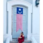Giaa Manek Instagram - Discovering historical and cultural surprises in the UNESCO Heritage City of #GeorgeTown through the walking tour and a trishaw ride, another breezy and enjoyable way to see the sights! Styled by @shailjaanand Outfit @periwinkley_shop Assisted by @the_sabashaikh #ExperiencesUnfiltered #PenangUnfiltered #BusinessEventsPenang #Penang #UNESCO #heritage #cultur Pinang George Town, Pulau Pinang, Malaysia