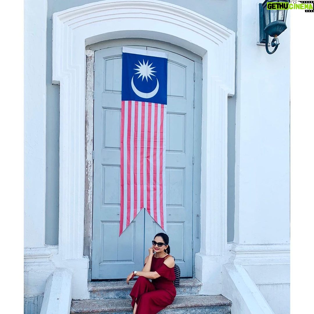 Giaa Manek Instagram - Discovering historical and cultural surprises in the UNESCO Heritage City of #GeorgeTown through the walking tour and a trishaw ride, another breezy and enjoyable way to see the sights! Styled by @shailjaanand Outfit @periwinkley_shop Assisted by @the_sabashaikh #ExperiencesUnfiltered #PenangUnfiltered #BusinessEventsPenang #Penang #UNESCO #heritage #cultur Pinang George Town, Pulau Pinang, Malaysia