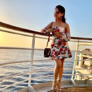 Giaa Manek Instagram - All of life, is a drama unfolding every minute . Outfit - @semesstafashion . . . #suspence #drama #action #romance #love #asgoodaswatchingafilm #unpredictable #enjoythefilm #wednesdaywisdom #gyaan 🤪