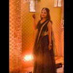 Giaa Manek Instagram - Aneri’s mehndi 🙌. Wearing - @doreemumbai Styling - @salonisarda Jewellery - @kalkifashion . . . #indianweddings #mehndi #ootd #love #gratitude
