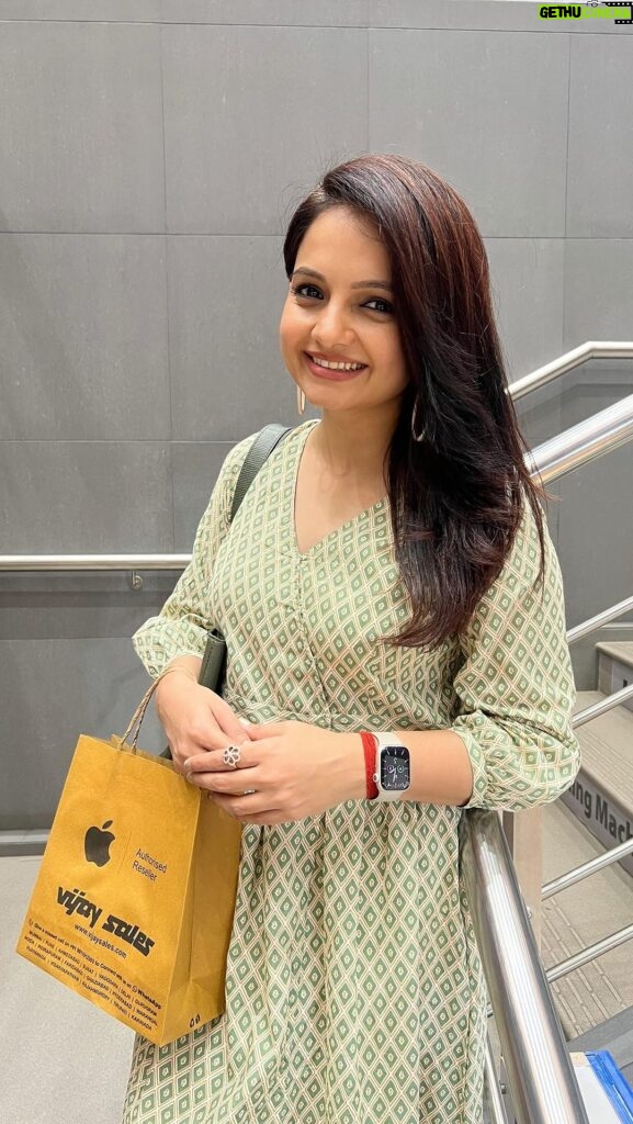 Giaa Manek Instagram - Whether you’re looking for an upgrade on your tech devices or looking to gift your loved ones the latest Apple gadgets. You’re in for a treat with @vijaysalesofficial ! Vijay Sales Apple Days Sale is live and you can get your favourite Apple gadgets for a great price! The sale lasts from 31st Dec 2023 to 7th Jan 2024. Head to your nearest Vijay Sales store now!! #VijaySales #AppleDaySale #Apple #iOS #CoolestElectronicsSuperStore #Shopping #Electronics #Cashbacks #Offers #ad