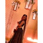 Giaa Manek Instagram - Aneri’s mehndi 🙌. Wearing - @doreemumbai Styling - @salonisarda Jewellery - @kalkifashion . . . #indianweddings #mehndi #ootd #love #gratitude