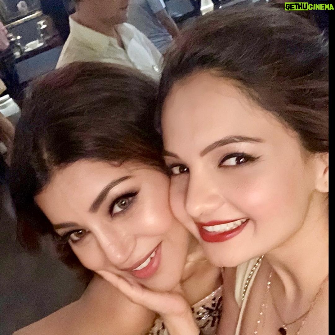 Giaa Manek Instagram - Happy bday @debinabon 🤗❤️! . . . Wearing - @runwayfashionofficial #aboutlastnight #ootd