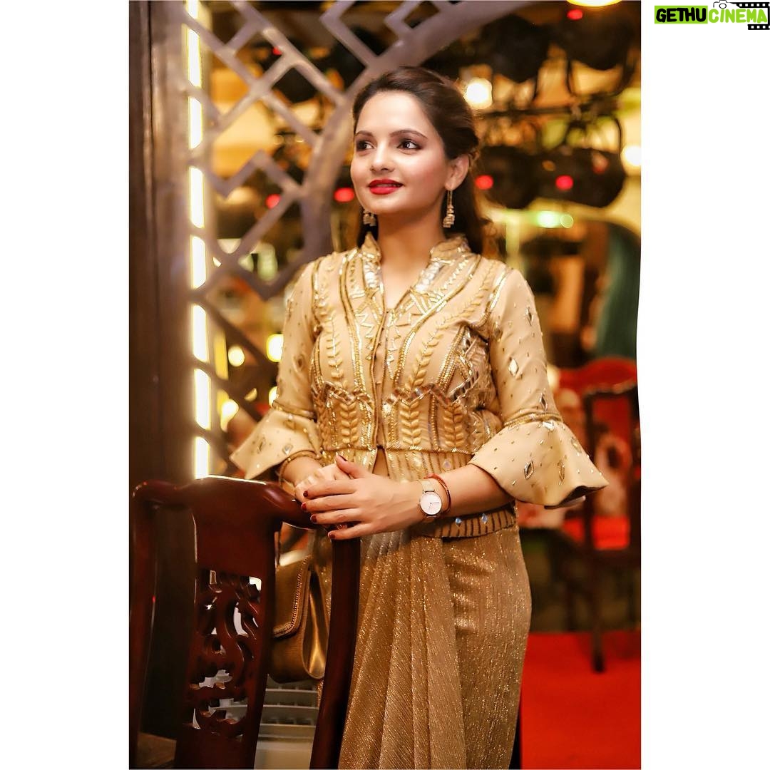 Giaa Manek Instagram - What an amazing show @rohitkverma 🤗🤗. Thank you Pooja @thepolkaadots ,@sosashaofficial for dressing me up !Pc - @vinaysharmaofficial1 #ootd #eventdiaries