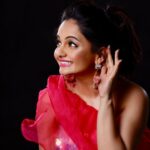 Giaa Manek Instagram - Listen to your own voice .. ..your own soul . Too many people , Listen to the noise of the world, ..instead of themselves .