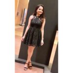 Giaa Manek Instagram - Congratulations to @indiatvnews and to everyone associated for completing 4 successful years🤗. Wearing - @runway.fashionhouse #indiatv #tvkadum #event #ootd #littleblackdress
