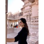 Giaa Manek Instagram - लुका छुपी बहुत हुई सामने आ जा ना ...........