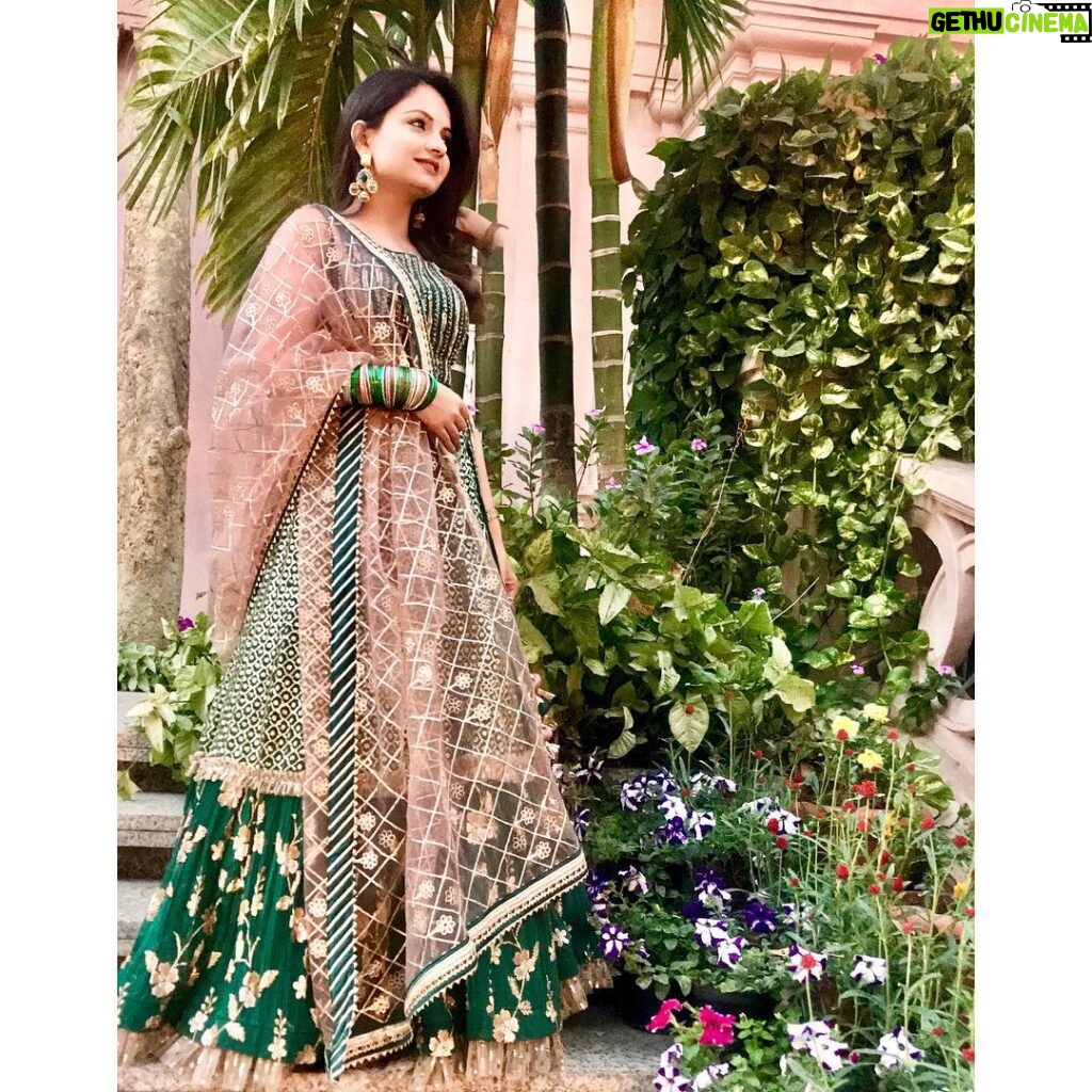 Giaa Manek Instagram - Bhai ki shaadi ❤️. . . . #indianweddings #indianwear #love #ootd Outfit - @kalkifashion Earrings - @the_jewel_gallery