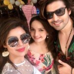 Giaa Manek Instagram - Conditional or unconditional ? It’s all in the mind! Love you both ..❤️ @debinabon @guruchoudhary #friendship #love