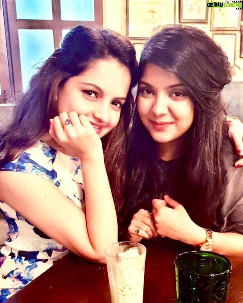 Giaa Manek Instagram - I hope your birthday is full of sunshine and rainbows and love and laughter ! Happy bday @shreyaaroy ! Lots of love ❤️😘🤗💋. #bdayspecial