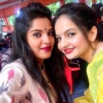 Giaa Manek Instagram - One who earns Devi’s Grace is a blessed being ! #navratri #durgapuja2018 #friends #family #love #gratitude
