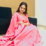 Giaa Manek Instagram - Wishing you all a Happy and prosperous new year ! Love , light , health and auspiciousness in abundance ✨. Pic credit - Mom 🤗