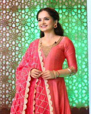 Giaa Manek Instagram - ⭐️ Pesbukers ⭐️

👗- @nidhikurda 

#antv #indonesia