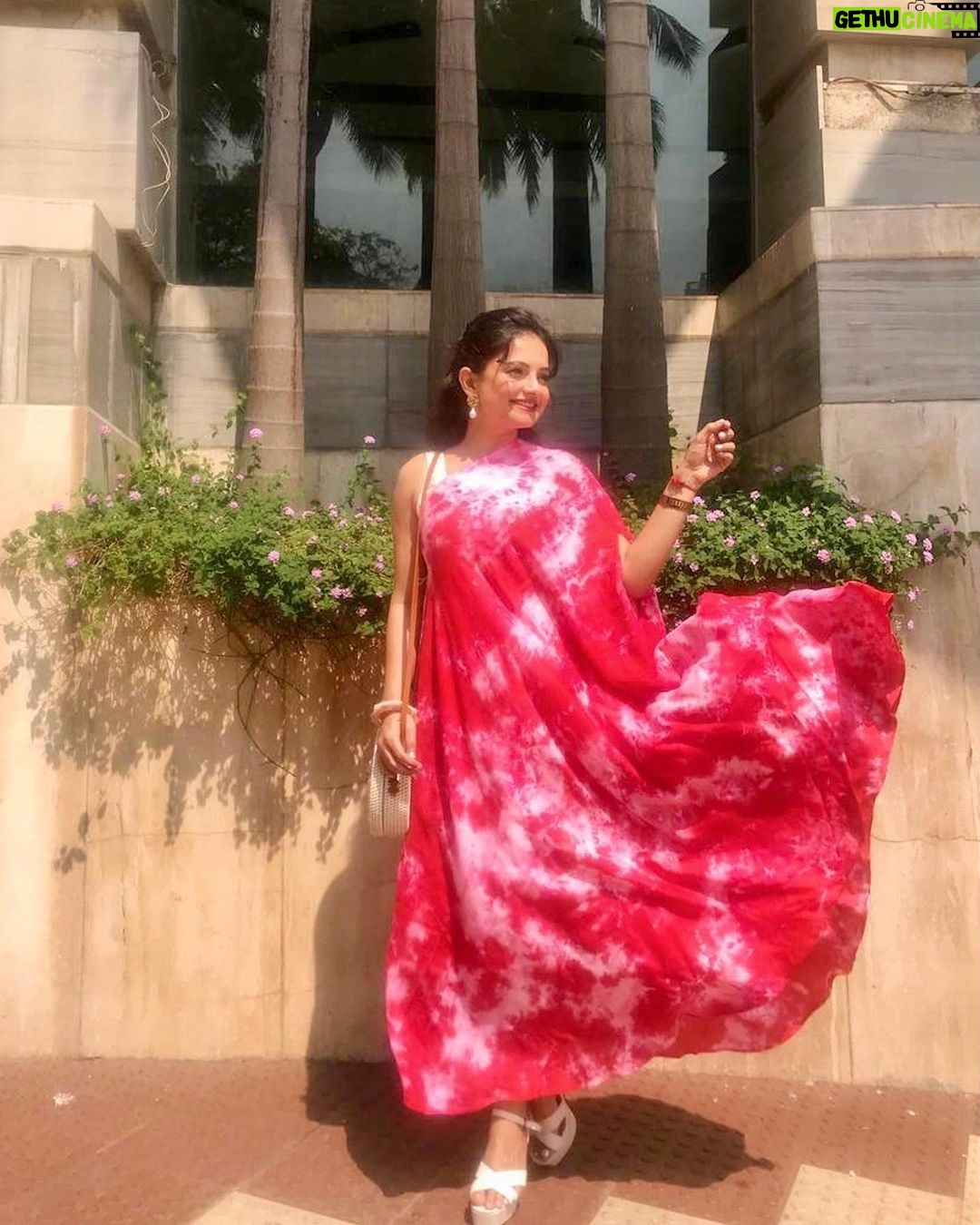 Giaa Manek Instagram - होली मुबारक! Sending everyone lots of love and light ✨. Stay safe .
