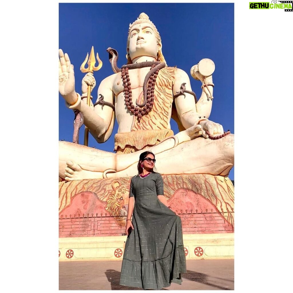 Giaa Manek Instagram - “ आपको और आपके परिवार को महाशिवरात्रि की ढेर सारी शुबकामनाएं “ ! . . . #shiva #mahadev #shivratri #shivshakti