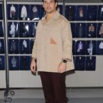 Giacomo Gianniotti Instagram - Mille Grazie a @silviaventurinifendi per avermi come ospite al #fendifw23 una esperienza indimenticabile. Auguri a tutto il team di @fendi su un vero capolavoro. Grazie @giuliopdb @florianbagnoud e tutto il team @fendi siete veramente speciale. Un grandissimo piacere incontrare nuovi amici @delfinadelettrez @michealward hunterdoohan @jonahhauerking @nicholasgalitzine @haelhusaini Buona fortuna per tutti vostri progetti e spero di vedervi presto! #milan #milanfashionweek #fendi #fendifw23 #fashionshow #giacomogianniotti Fendi Showroom
