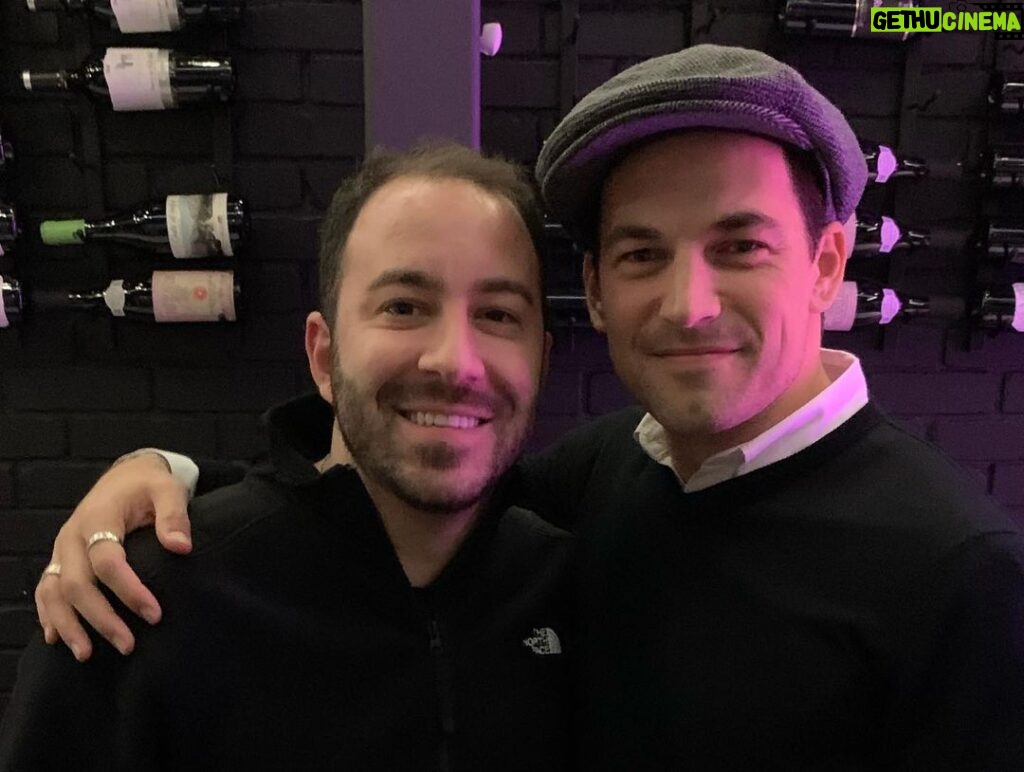 Giacomo Gianniotti Instagram - What a great night, we don’t get to do this much anymore. Maybe once a year where we all sit down, put aside our personal life, and break bread. The bond between these brothers and I is unbreakable, and I so cherish our time together even if once a year, to break bread, reminisce, and talk through challenges in our lives. Love you all so much. Special thank you to our brother Executive Chef @andrea.censorio 👨🏻‍🍳for the magnificent meal and wine to go with it from his new restaurant @montagerestaurant . Everyone in Toronto must go! It’s incredible. We’ve all been friends for over 15 years (with some new additions 😉)And I’m so lucky to have you all in my life. Here’s to many more! Village of Kleinburg