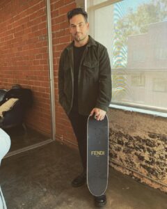 Giacomo Gianniotti Instagram - “He was a skater boy, she said see ya later boy “ Grazie @fendi a presto 🛹 🇮🇹 🤵🏻 Los Angeles, California