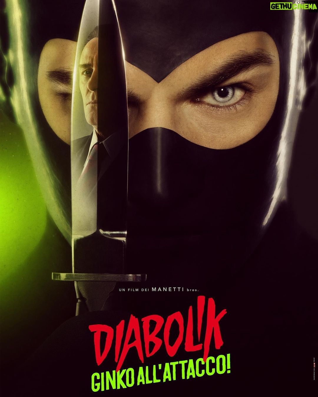 Giacomo Gianniotti Instagram - First look at my next film with our teaser poster for “Diabolik : Ginko On The Attack” . Cannot wait to share this incredible and iconic character with you all and introduce you to this fascinating world of Italy’s most beloved comic hero, Diabolik. In theatre’s in Italy November 17th. 🥷🏻 🔪 Il primo “teaser” poster per Diabolik : Ginko Al’attacco. Grazie a tutto il team @mmanetti @mompracemfilm . @mirimeo @monicabellucciofficiel Novembre 17 Non vedo l’ora di vederlo con voi al cinema. A presto. Sta tornando! Questa volta dovrà fare i conti con un Ispettore Ginko più combattivo che mai. "Diabolik - Ginko all’attacco!”, è il secondo capitolo di @DiabolikFIlm, dal 17 Novembre al cinema. #Diabolikilfilm @diabolikfilm @01distribution @mompracemfilm #Diabolikilfilm Clerville