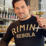Giacomo Gianniotti Instagram - Chin Chin A @giovanninimirco , @enioottavianiwinery e tutta la Romagna #riminirebola
