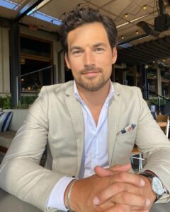 Giacomo Gianniotti Instagram - Date-night ❤️ 🌙 @nichole_gianniotti Los Angeles, California