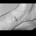 Giacomo Gianniotti Instagram - The time that marked the end of one of the most beautiful chapters of my life. A symbol that all beautiful things must eventually come to an end. But also a reminder that there is always still miles of beauty just around the corner. ——————————————————— Thanks to brother @winterstone for the ink, and brother @gianlu_ch13 for the design. Always love ❤️ #22:50 Los Angeles, California