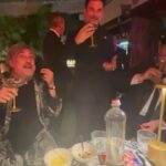 Giacomo Gianniotti Instagram - Sono ancora senza parole… Ieri sera era magica. Grazie alla @rinascente per questo evento stupendo per dare gli auguri di 60 anni, a un grande eroe mio e del italia… Diabolik. Grazie alla @jaguaritalia per farci arrivare al evento da vero “in style” Grazie a @fendi per il mio look total black alla Diabolik 🥷🏻 🔪 Grazie al mio team @do_cinema @mompracemfilm @01distribution @rai_cinema e I mei Mitici MANETTI BROS registi stupendi Grazie a I miei amici stupendi di ieri sera, sai chi siete 😉 Grazie dal cuore alla mia ForEVA, la mia LION 🦁, @mirimeo non ce altra Eva che te! 🥷🏻🖤👱🏻‍♀️ Grazie al mio cuore @nichole_gianniotti per essere sempre al mio fianco bene o male. E grazie grazie grazie, non bastono I grazie, ai fan. Piu di tutti, grazie a voi. Che siete stati ore nella pioggia per partecipare e vederci. Solo perché pioveva non avete visto le mie lacrime, da quanto la vostra passione mi e commossa. Siete I miglior fan al mondo, vi amo e vi aspetto 17 Novembre al Cinema per vedere Diabolik: Ginko All’Attacco. Cuore Pieno, Colpo Riuscito #womenlifefreedom #iran #mahsaamini La Rinascente, Milano