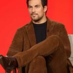 Giacomo Gianniotti Instagram - Last week we I got to reunite with my WILD CARDS cast @jason_priestley and @vanessamorgan as well as creator @michael.konyves.ig for a panel at the TCA’s @official_tca So great to talk to all the journalists and photographers sharing their love for our new show. Thanks to all who have been watching, and it’s not too late to catch up. Catch Wild Cards on @cbcgem in 🇨🇦 and @thecw app in 🇺🇸 Both 🆓. Both Awesome! Sending you all so much love. Grooming: @nichole_gianniotti Suit : @paoloniofficial Watch : @hamiltonwatch Los Angeles, California