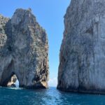 Giacomo Gianniotti Instagram – Grazie mille a @robertinolauro e tutta la squadra a @sorrentoluxuryofficial per una giornata unica a Capri. Bagni in mare, pranzo al @ilriccioanacapri e una giornata in barca indimenticabile. Se avete bisogno di barche in Costiera Amalfitana, chiamate Roberto a @sorrentoluxuryofficial e vi assicuro un esperienza unica. Grazie, grazie, grazie. Non vediamo l’ora di tornare. Capri, Italy