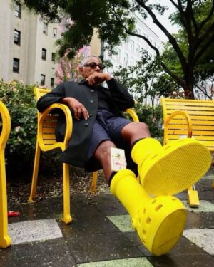 Giancarlo Esposito Instagram - Big YELLOW boots and another incredible shoot with my daughter, @radgirlrubes! 🧀🌟⚠️💛

#yellowboots #mschf #crocs