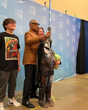 Giancarlo Esposito Instagram - Pittsburg reunion! I got to catch up with these legends, meet so many incredible people, including FaceTiming with a big fan from the pilot house of the boat he’s driving on the Allegheny River… I don’t get to do that often with the busy schedule of #comiccons, but its so fun when it works out! What a time it was at #SteelCityCon!