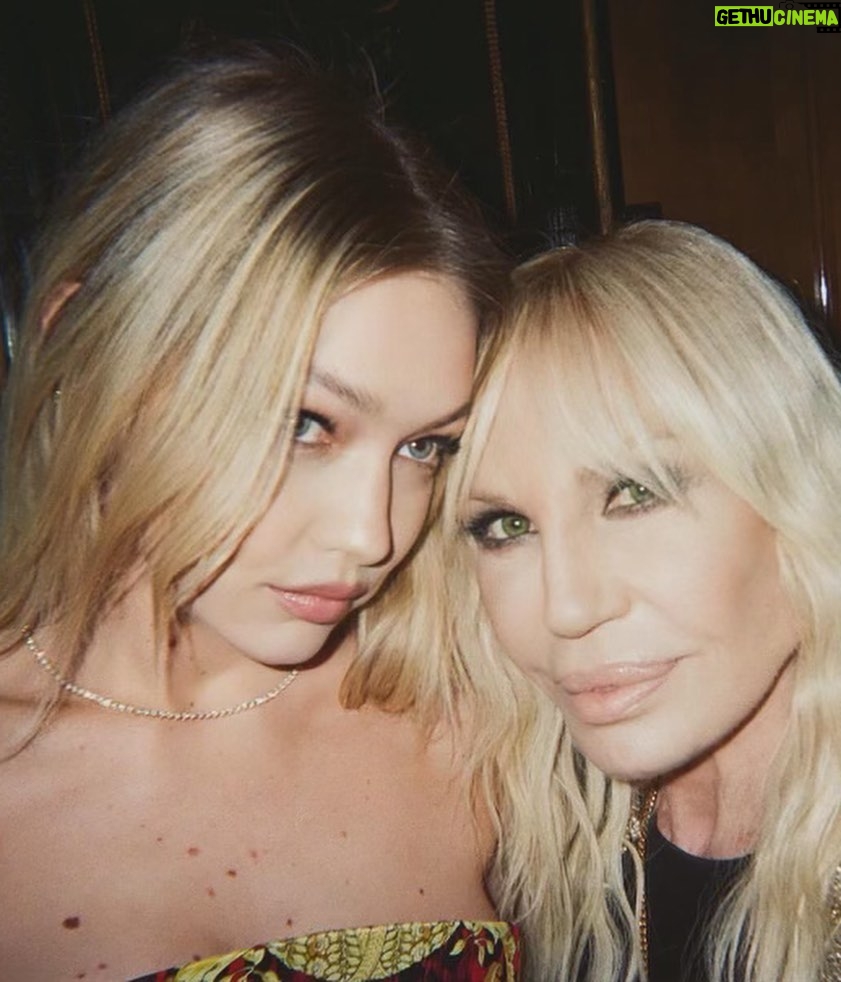 Gigi Hadid Instagram - solo una notte π so grateful always to my @versace family, @donatella_versace and the whole team, for taking such good care of me in Milano. Vi amo tutti ! ! @piergiorgio @kjeldgaard1 @patmcgrathreal @guidopalau