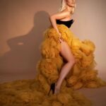 Gigi Lazzarato Instagram - in bloom💛