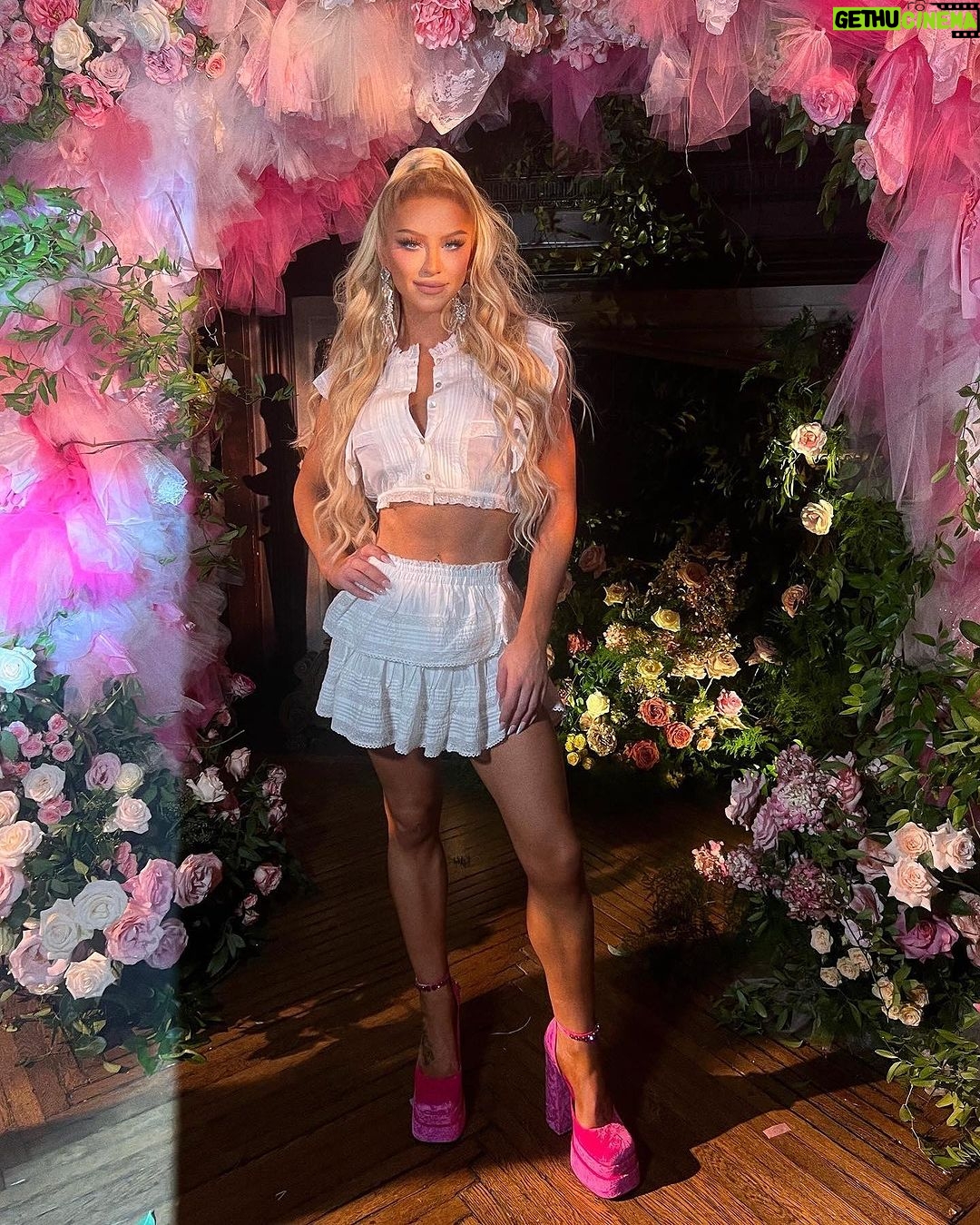 Gigi Lazzarato Instagram - fashion week✅