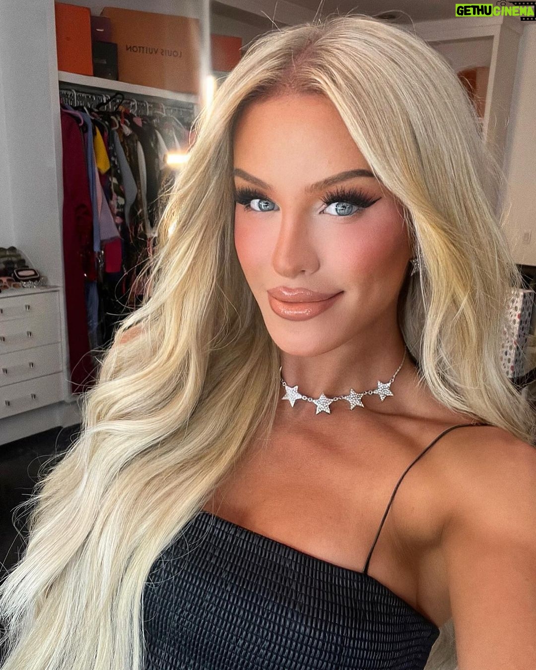 Gigi Lazzarato Instagram - just posted my current full makeup routine on my youtube channelš„° link in my bio!
