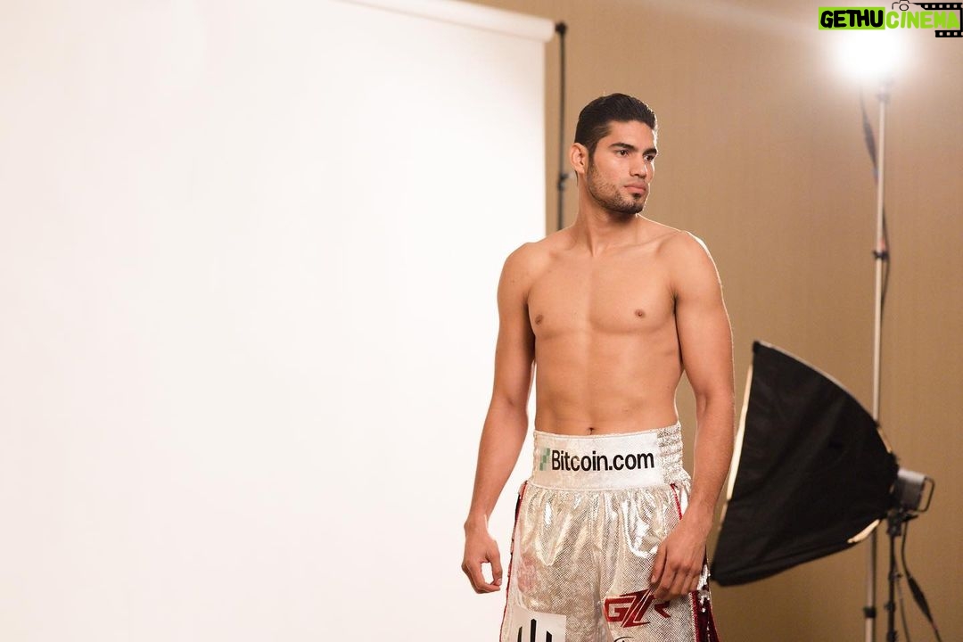 Gilberto Ramírez Instagram - Todos nuestros sueños se pueden hacer realidad si tenemos el coraje de perseguirlos 💯🇲🇽🥊. #zurdo - All our dreams can come true if we have the courage to pursue them 💯🇲🇽🥊. #zurdoramirez