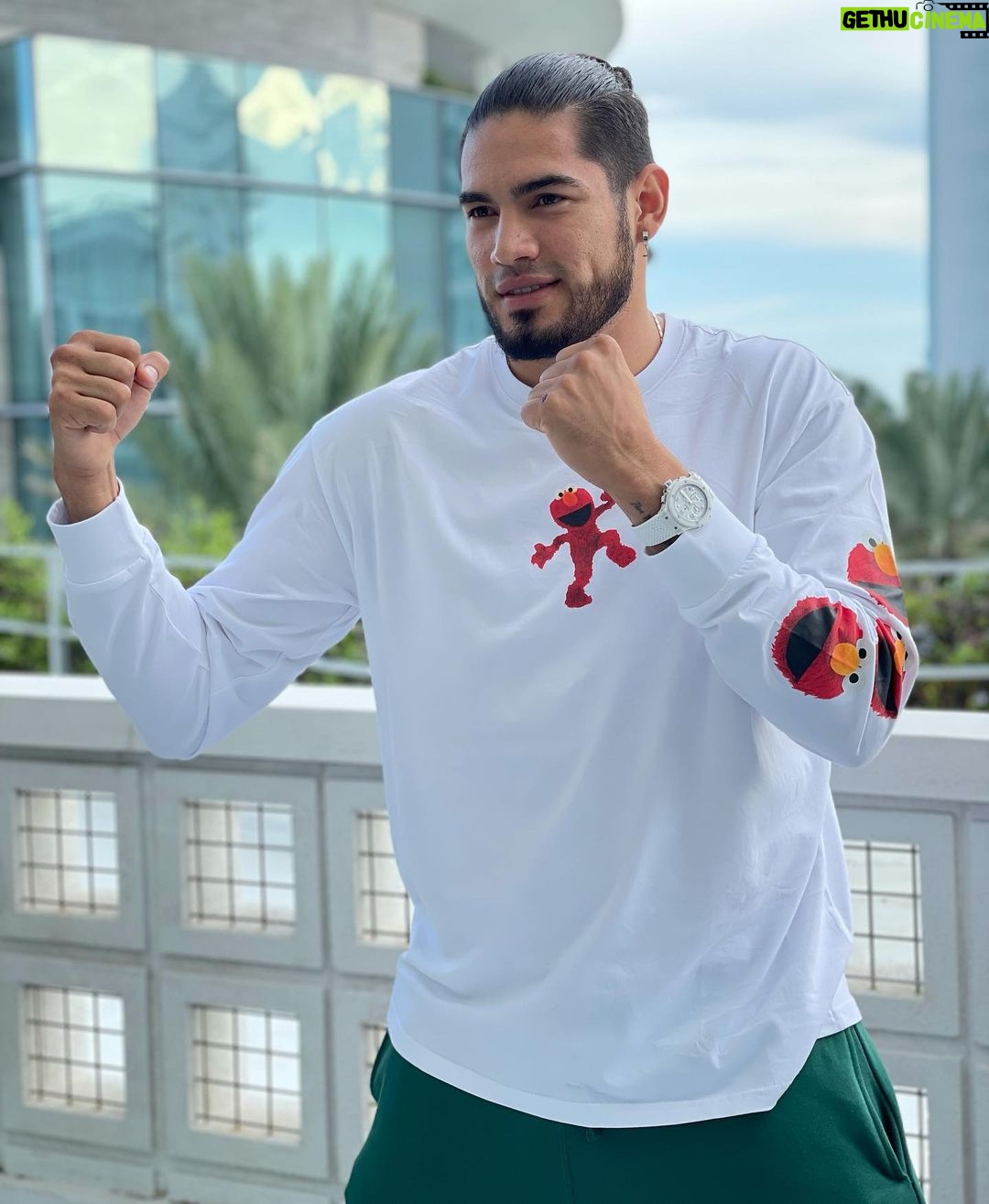 Gilberto Ramírez Instagram - Trabaja duro en silencio, que el éxito sea tu ruido 💯🇲🇽🥊. #zurdo - Work hard in silence, let your success be your noise 💯🇲🇽🥊. #zurdoramirez The Miami Beach EDITION