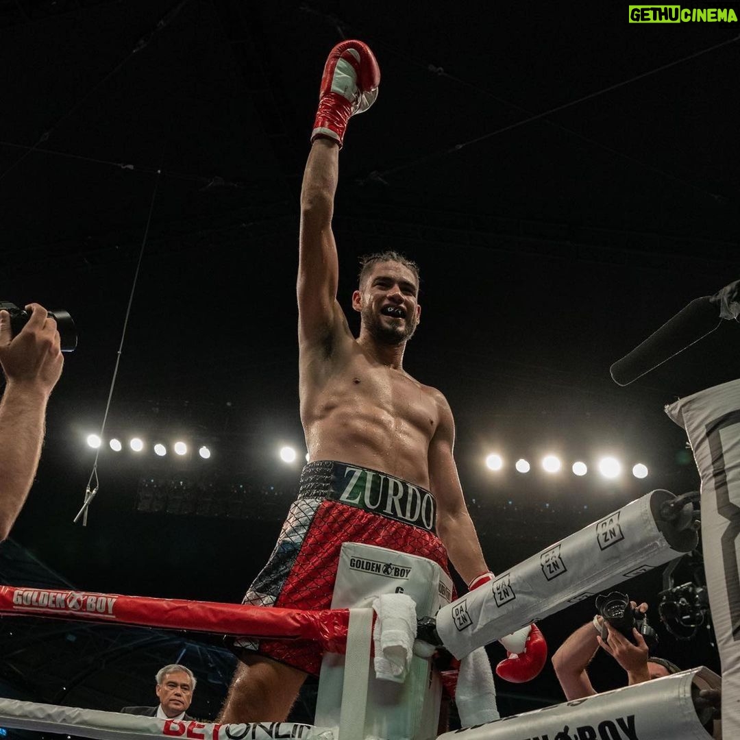 Gilberto Ramírez Instagram - Siempre listo 💯🇲🇽🥊. #zurdoramirez