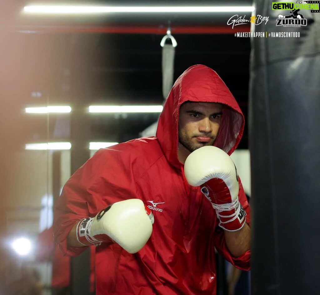 Gilberto Ramírez Instagram - Cuando quieras tener éxito tanto como quieres respirar, entonces vas a ser exitoso 💯🇲🇽🥊. #ZurdoBivol #AbuDhabi #Boxing #Mazatlan Abu Dhabi, United Arab Emirates