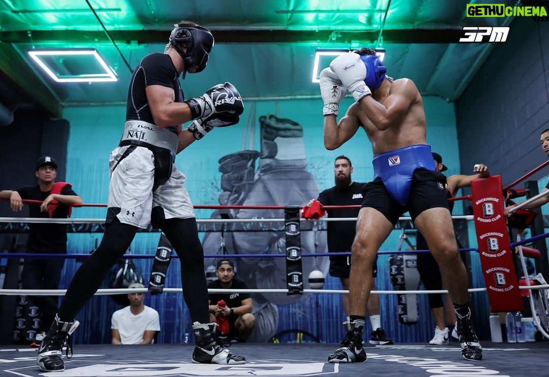 Gilberto Ramírez Instagram - Training Camp is in Full Session! @zurdoramirez 🥊🇲🇽💯 #November5th #AbuDhabi #ZurdoBivol Brickhouse Boxing Club