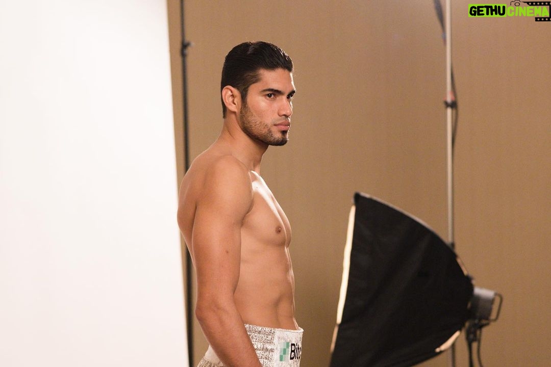 Gilberto Ramírez Instagram - Todos nuestros sueños se pueden hacer realidad si tenemos el coraje de perseguirlos 💯🇲🇽🥊. #zurdo - All our dreams can come true if we have the courage to pursue them 💯🇲🇽🥊. #zurdoramirez