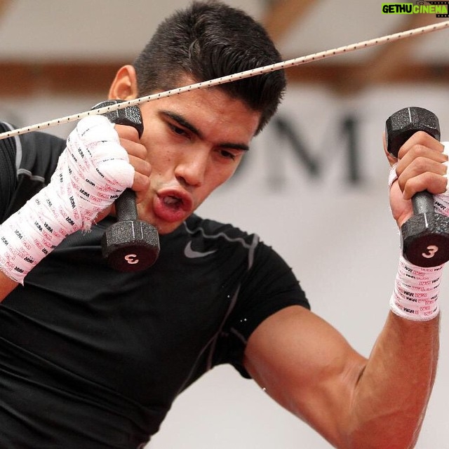 Gilberto Ramírez Instagram - Mas cerca la fecha, junio 26 arre #vengaquienvenga #zapariboxing #GR