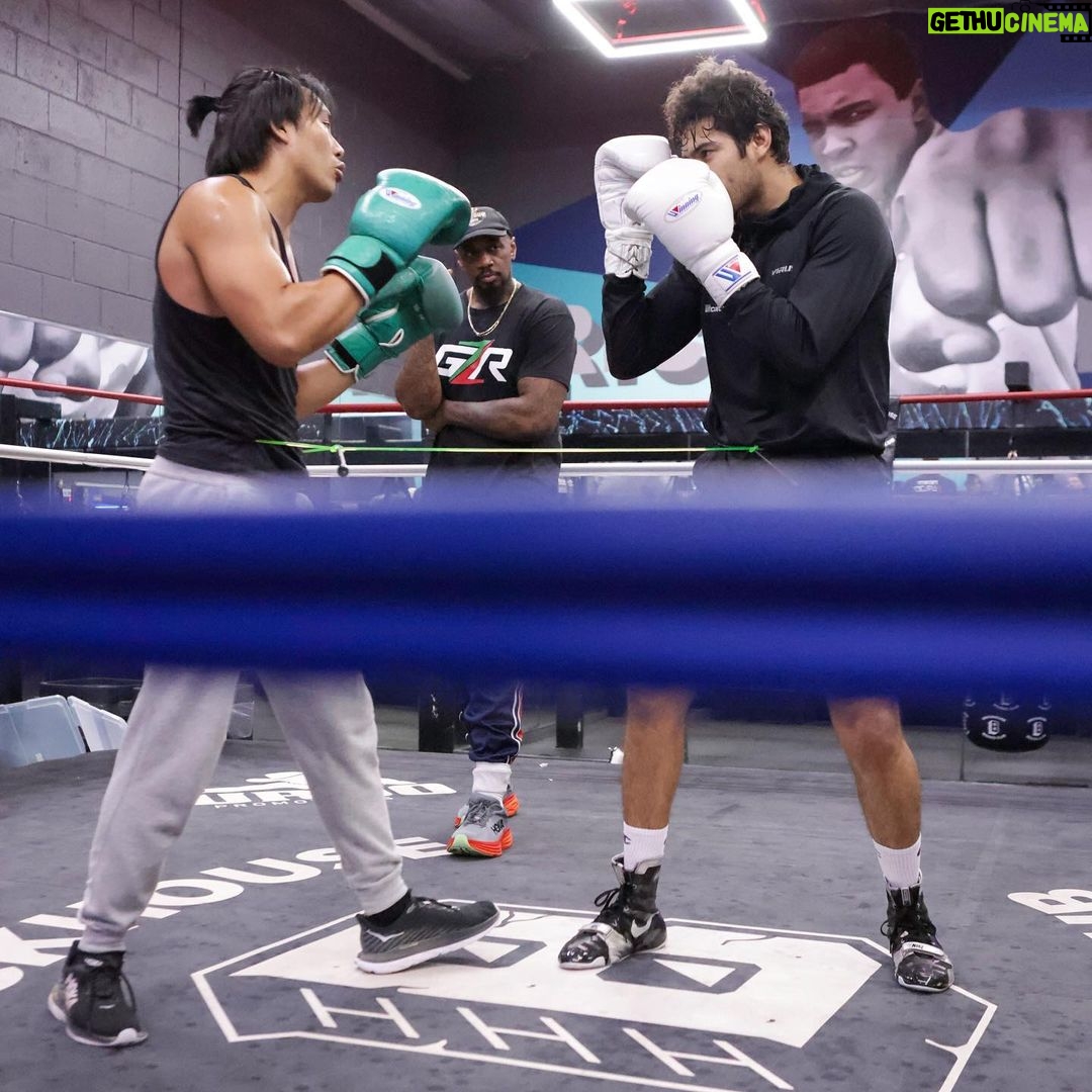 Gilberto Ramírez - 81.3K Likes - Si puedes soñarlo, puedes lograrlo 💯🇲🇽🥊. #zurdo
-
If you can dream it, then you can achieve it 💯🇲🇽🥊. #mazatlan #sinaloa #mexico