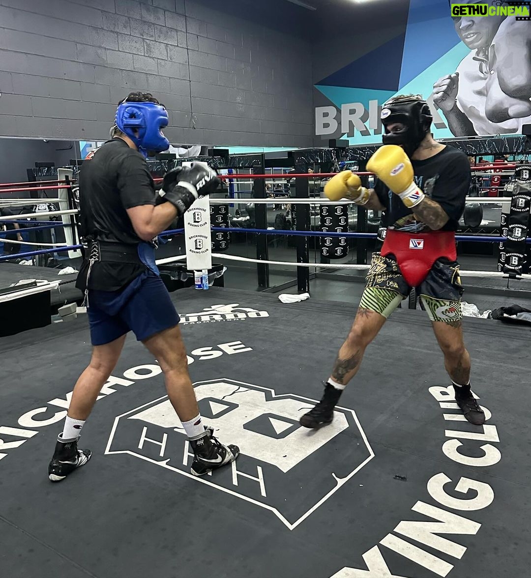 Gilberto Ramírez - 153.6K Likes - Fallas el 100% de los tiros que no haces 💯🇲🇽🥊. #mazatlan #zurdo #goldenboy #dazn
-
You miss 100% of the shots you don’t take 💯🇲🇽🥊. #boxing #boxeo