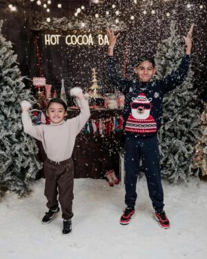 Gilberto Ramírez Instagram - My favorite time of the year🎄🎁. Why I do what I do. All the blood, sweat, and tears are worth it for these boys 💯🇲🇽🥊. Happy Holidays from the Ramirez‼️ #holidays #xmas #mazatlan #mexico #ramirez
